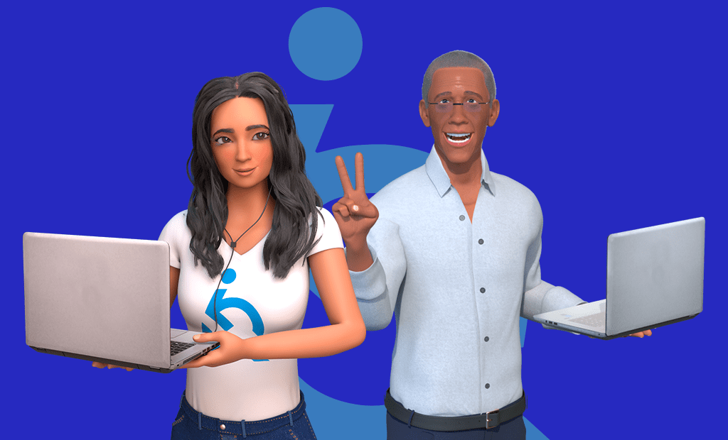 Ewa e Ewerton, personagens da EqualWeb, aparecem lado a lado segurando computadores portáteis. Ewa, à esquerda, veste uma t-shirt branca com o símbolo da EqualWeb e apresenta um semblante confiante. Ewerton, à direita, usa uma camisa clara e sorri, fazendo o sinal de "vitória" com a mão direita. O fundo azul destaca os personagens.